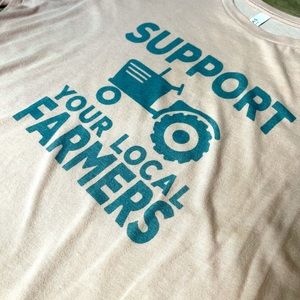 Etsy + Canvas L Shirt. Light pink w/ pale blue